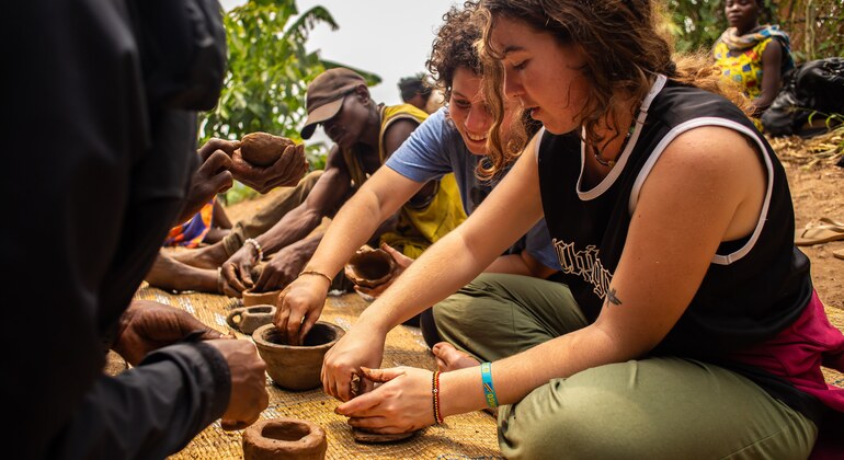 Tour alla scoperta dell'autentica cultura ruandese: artigianato, birra di banana e tradizioni Fornito da Red Rocks Rwanda 