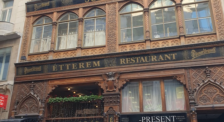 Altstadt Von Pest Und Dounaupromenade Ungarn &mdash; #6