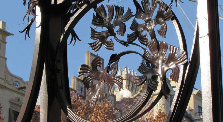 free-walking-tour-gaudi-modernism-es-4