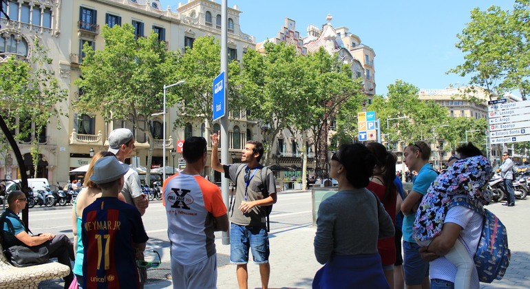 free-walking-tour-gaudi-modernism-es-7