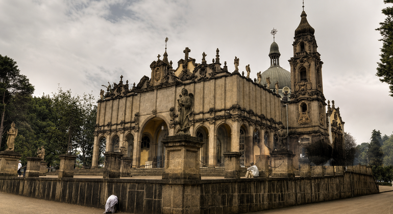 Catedral de la Santísima Trinidad: historia real y lugar de descanso de personajes legendarios Operado por Yoseph Hilufe