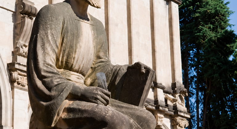 Catedral de la Santísima Trinidad: historia real y lugar de descanso de personajes legendarios Etiopía &mdash; #2