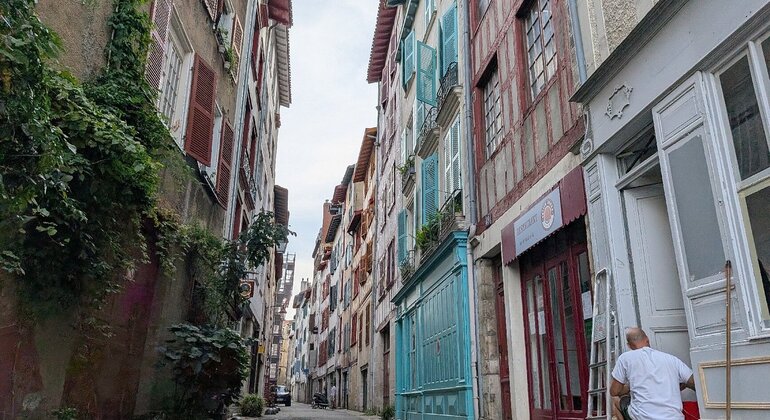 bayonne-free-walking-tour-history-ramparts-basque-culture-en-6