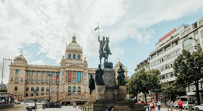 hidden-prague-nazism-and-communism-in-the-new-town-es-8