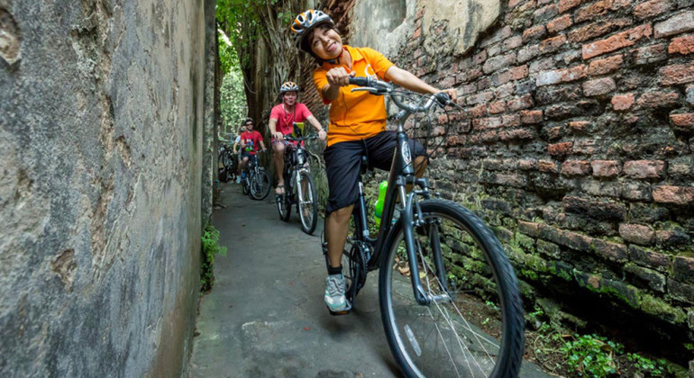 Go Pink - Passeio de bicicleta pela Chinatown de Banguecoque Organizado por Go Bangkok Tours