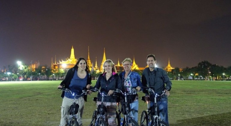 Go Black - Passeio noturno de bicicleta em Banguecoque, Thailand