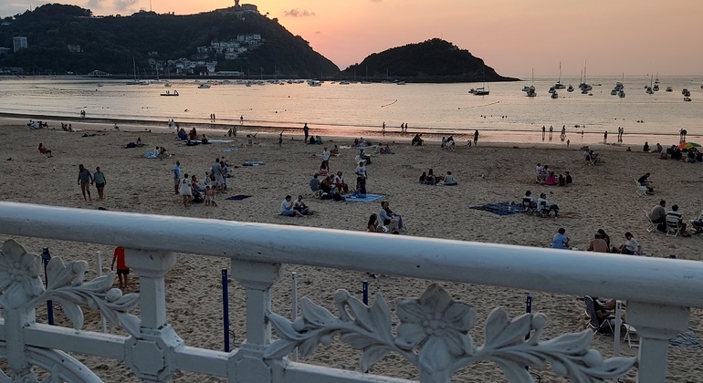 San Sebastian: Small Group Walking Tour Provided by Sofia