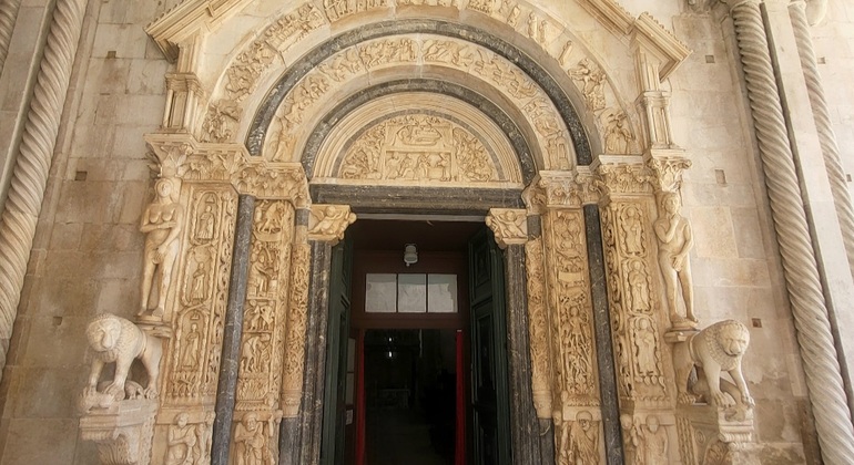 Kostenloser Stadtrundgang durch Trogir: Wo Geschichte auf das lokale Leben trifft Kroatien &mdash; #7