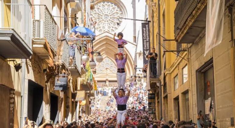 Santa Tecla Tour: Conoce y Vive la Fiesta que Transforma Tarragona España &mdash; #3