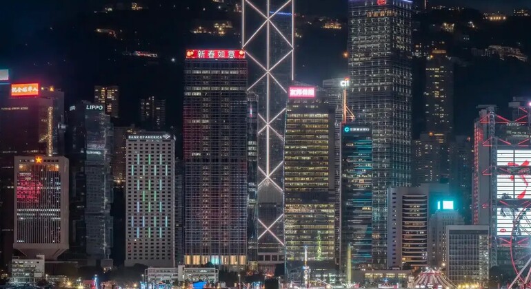 victoria-peak-night-tour-hong-kongs-iconic-skyline-es-1