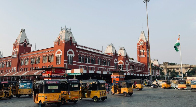 Chennai: Cultura e Património – Visita gratuita: de Kapaleeshwarar a Marina Organizado por Chennai Cultural & Heritage Free: Tour Kapaleeshwarar to Marina