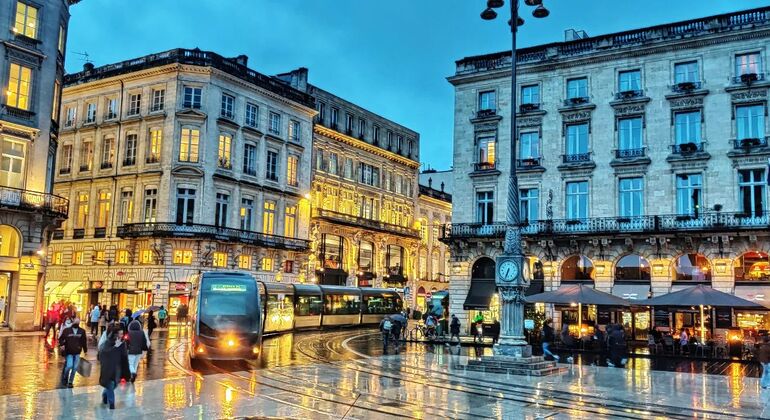 Visita guiada gratuita por Burdeos de noche: anécdotas, historia y callejuelas recónditas Francia &mdash; #5