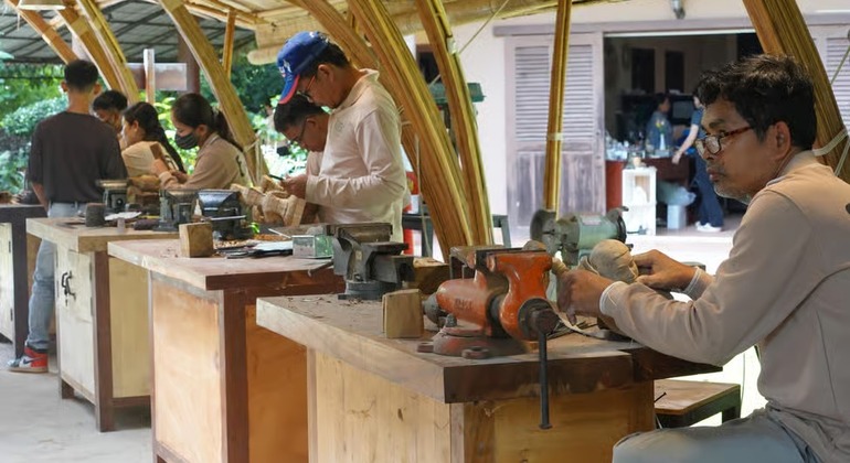 Siem Reap: Passeio a pé pela cidade e visita a uma galeria de arte Organizado por Siem Reap: City Walking Tour & Art Gallery Visit