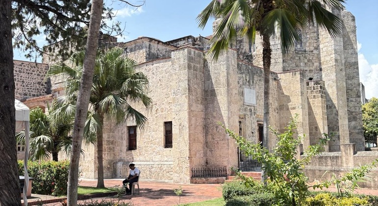 Passeio Religioso em Santo Domingo: Descubra o Berço da Evangelização Organizado por Santo Domingo Religious Free Tour: Discover the Cradle of Evangelization