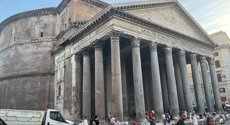 Tour durch Roms Zentrum: Vom Pantheon bis zur Engelsburg Bereitgestellt von Tour of Central Rome: From the Pantheon to Castel Sant'Angelo