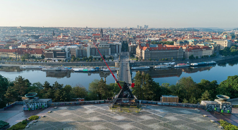 the-secret-side-of-prague-beer-urban-art-es-3