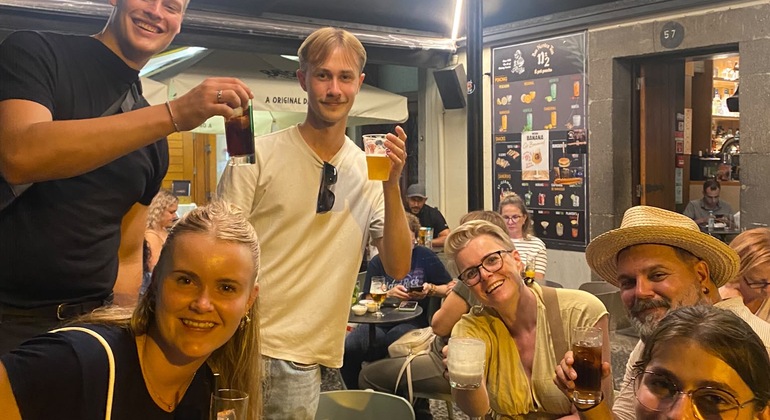 funchal-pub-crawl-authentic-local-bars-and-social-night-es-2
