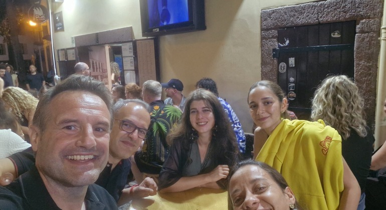 funchal-pub-crawl-authentic-local-bars-and-social-night-es-4