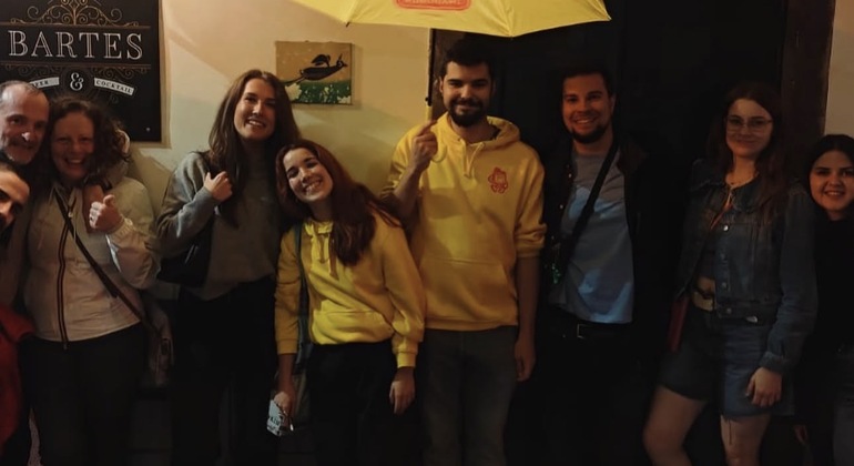 funchal-pub-crawl-authentic-local-bars-and-social-night-es-12