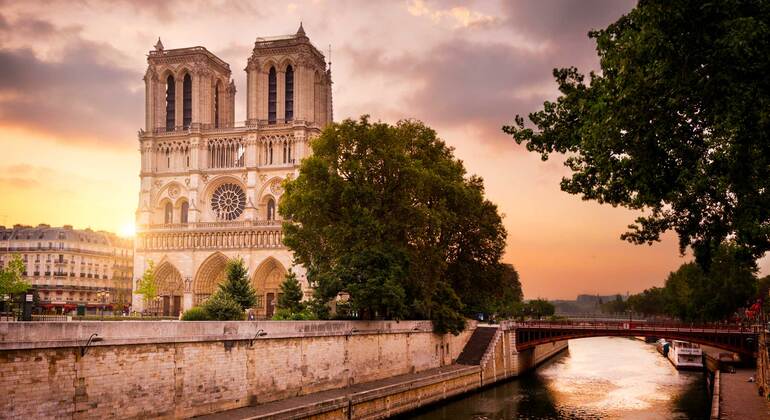 Notre-Dame de Paris: Exterior Free Tour, History & Legends France &mdash; #3