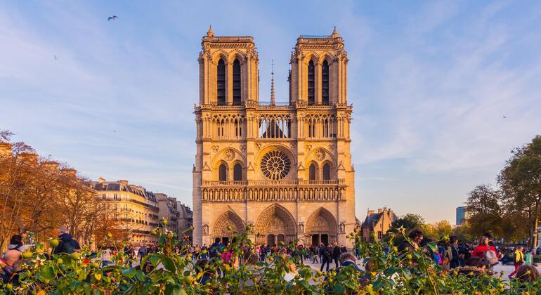 Notre-Dame de Paris: Exterior Free Tour, History & Legends France &mdash; #7