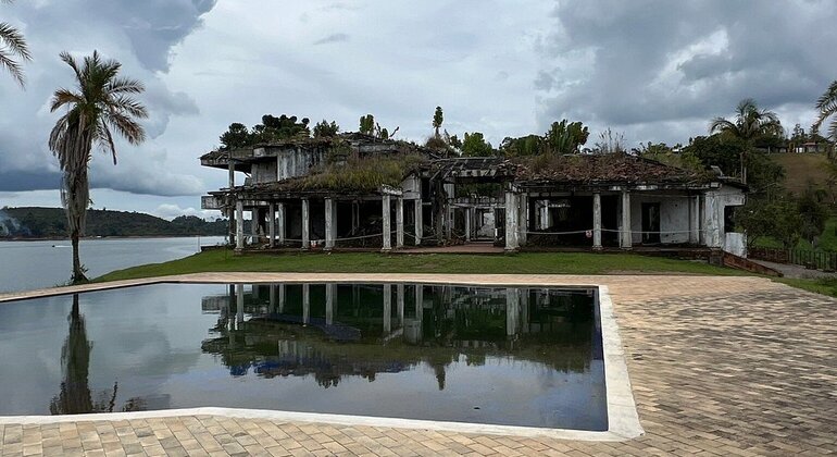 Guatapé: Pablo Escobar's Hacienda & Boat Ride