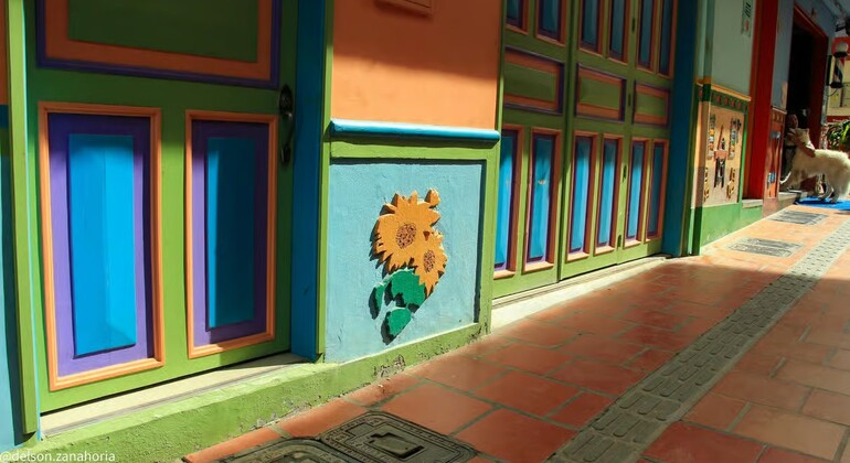De Medellín a Guatapé: Alto del Chocho, Rock y Zócalos Colombia &mdash; #9
