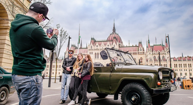 Tour clássico de Budapeste com jipes russos - 1,5 horas