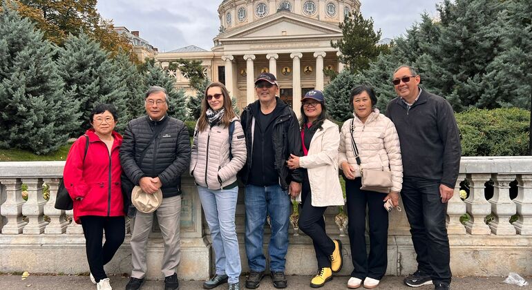 Passeio a pé de descoberta de Bucareste para quem visita a cidade pela primeira vez Organizado por Bucharest Discovery Walking Tour for First-Time Visitors