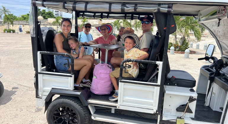 Tuk-Cha City Tour: Tuk-Tuk & Chambaculeras Colombia &mdash; #12