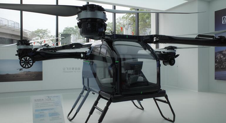 Stadtrundfahrt durch Guangzhou Cyber City mit Roboter, Elektroautos, Drohnen und Nachtansichten China &mdash; #5