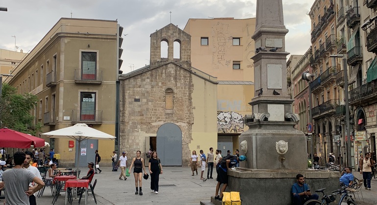 Tour gratuito “Religione e Boemia”: Il Raval mistico, autentico, senza veli Fornito da Religion & Bohemia Free Tour: Mystical, Raw, Unveiled El Raval
