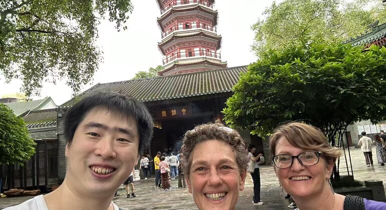 Guangzhou: Half-day Tour through the Oldest Temples & Local Culture Provided by Guangzhou: Half-day Tour through the Oldest Temples & Local Culture