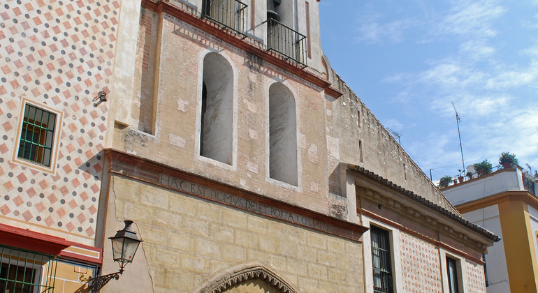 Free Tour of the Santa Cruz Neighborhood Spain &mdash; #4