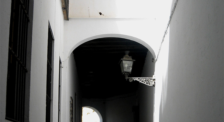Free Tour of the Santa Cruz Neighborhood Spain &mdash; #7