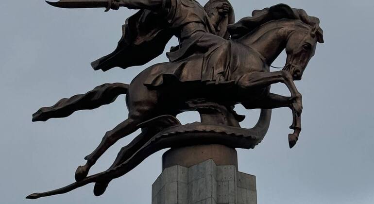 Visite de Bichkek : histoire de l'URSS, architecture soviétique, statues et mosaïques Kirghizistan &mdash; #3