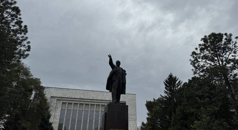 Visite de Bichkek : histoire de l'URSS, architecture soviétique, statues et mosaïques Kirghizistan &mdash; #15