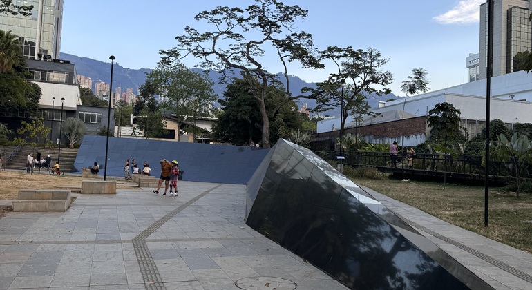 Oltre Escobar: tour sulla storia, la memoria e la trasformazione di Medellín Colombia &mdash; #9