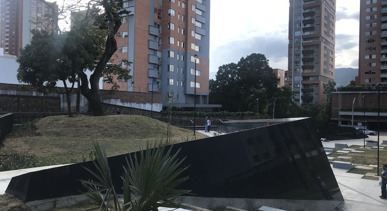 Oltre Escobar: tour sulla storia, la memoria e la trasformazione di Medellín Colombia &mdash; #11