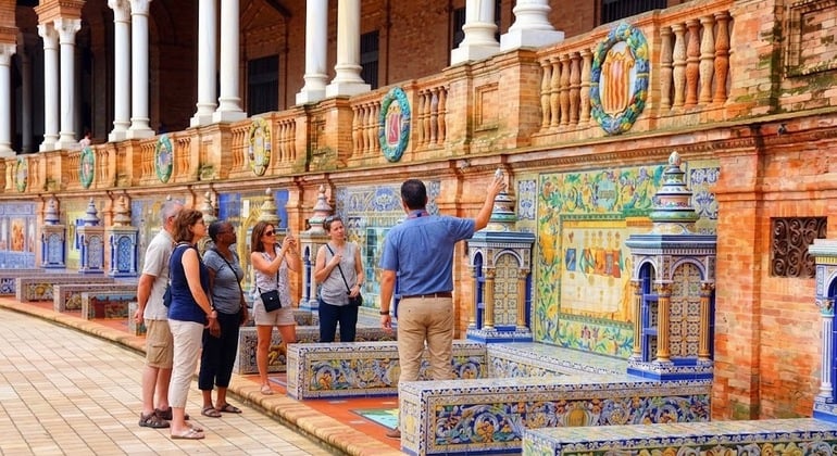 Free Tour Sevilla Secreta: Descubre la Ciudad al Completo Operado por Free Secret Seville Tour: Discover the City in Its Entirety