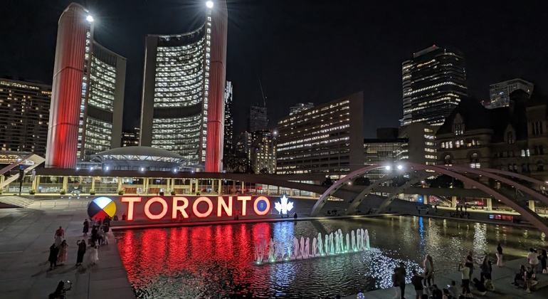 « Art After Dark » : visite guidée gratuite de l'art public de Toronto Canada &mdash; #4