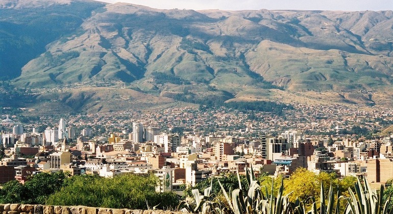 Tour a Pie por la Ciudad de Cochabamba Operado por Pedro Quino