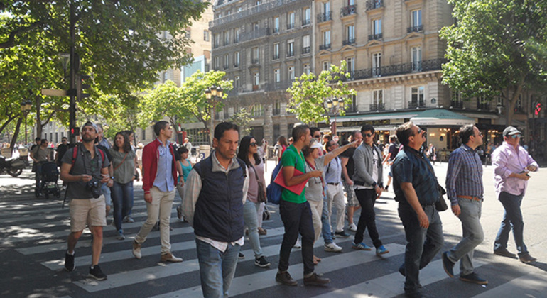 Paris Free Tour auf Spanisch Bereitgestellt von París Paso a Paso Tours 