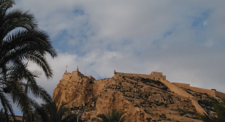Visita Guiada en Alicante Operado por Tours Mediterráneo