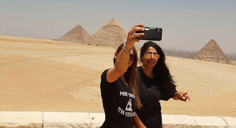 Pyramides de Gizeh et dîner-croisière sur le Nil au départ de Gizeh Fournie par Maria Michael