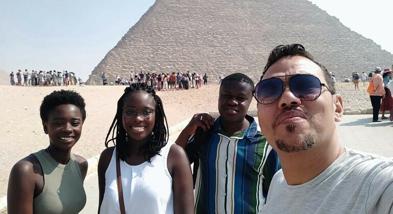 Excursão privada de dez horas com escala nas pirâmides de Gizé e no Museu Egípcio Organizado por Maria Michael