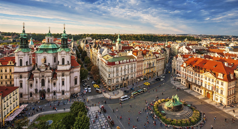 Grande círculo de Praga de autocarro Organizado por BEST TOUR