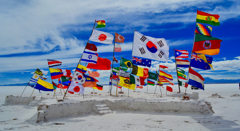 Tour de Día Completo a Salar de Uyuni Operado por South America Exploor