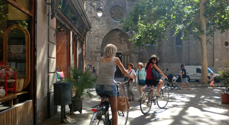 Charmes et secrets de Barcelone en vélo électrique Fournie par barcelona e-bikerent