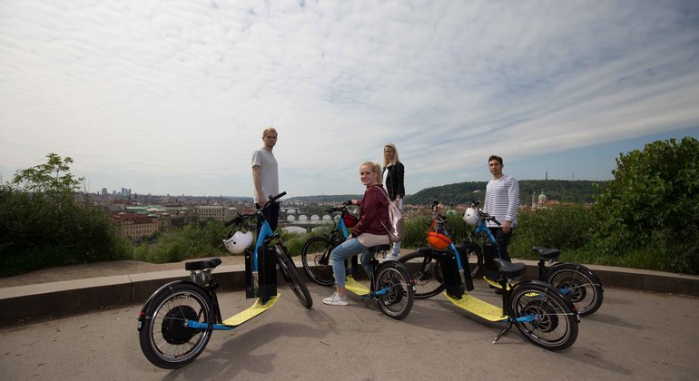prague-e-scooter-tour-grand-city-tour-es-2